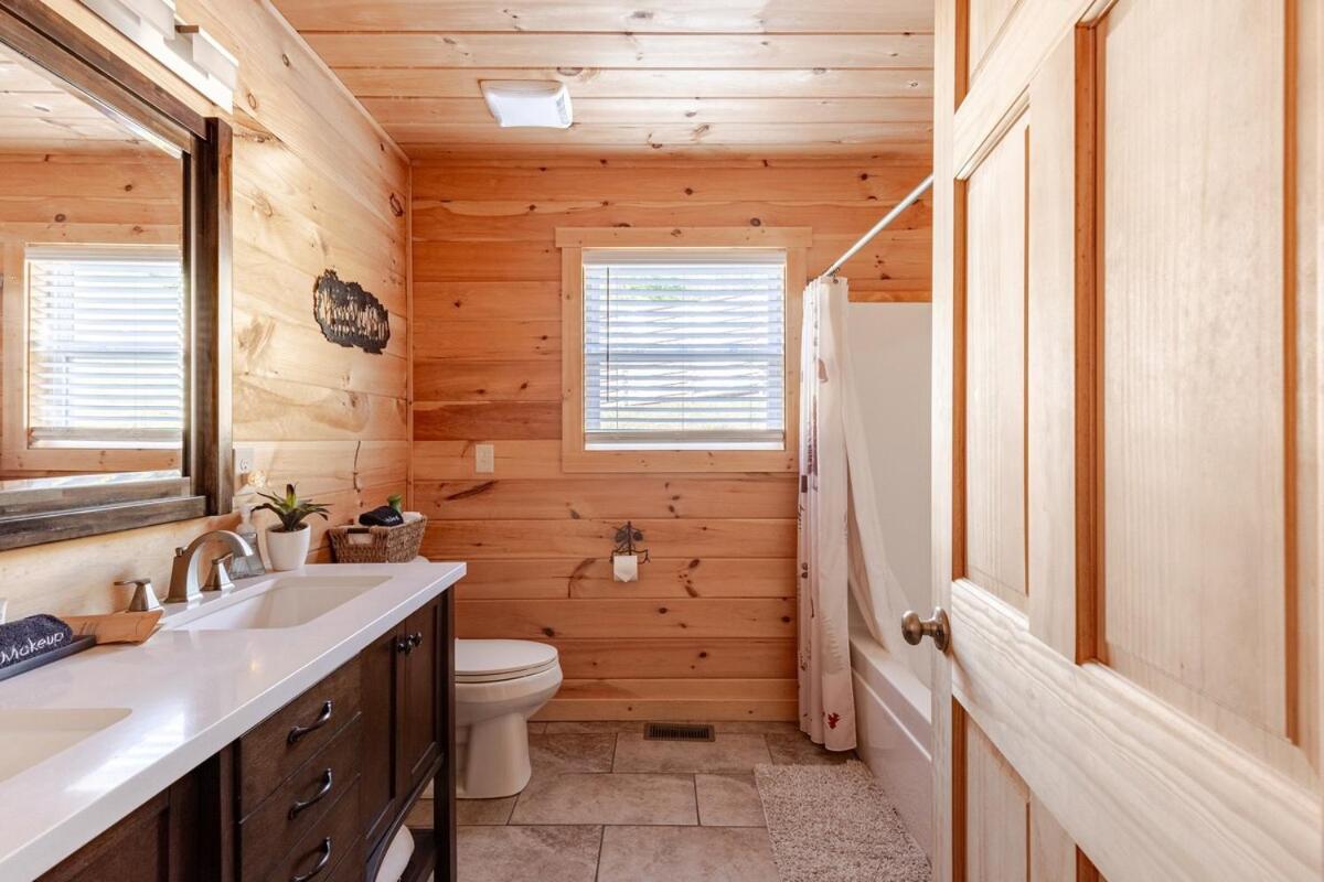 Twin Oaks Cabin บรายซันซิตี ภายนอก รูปภาพ