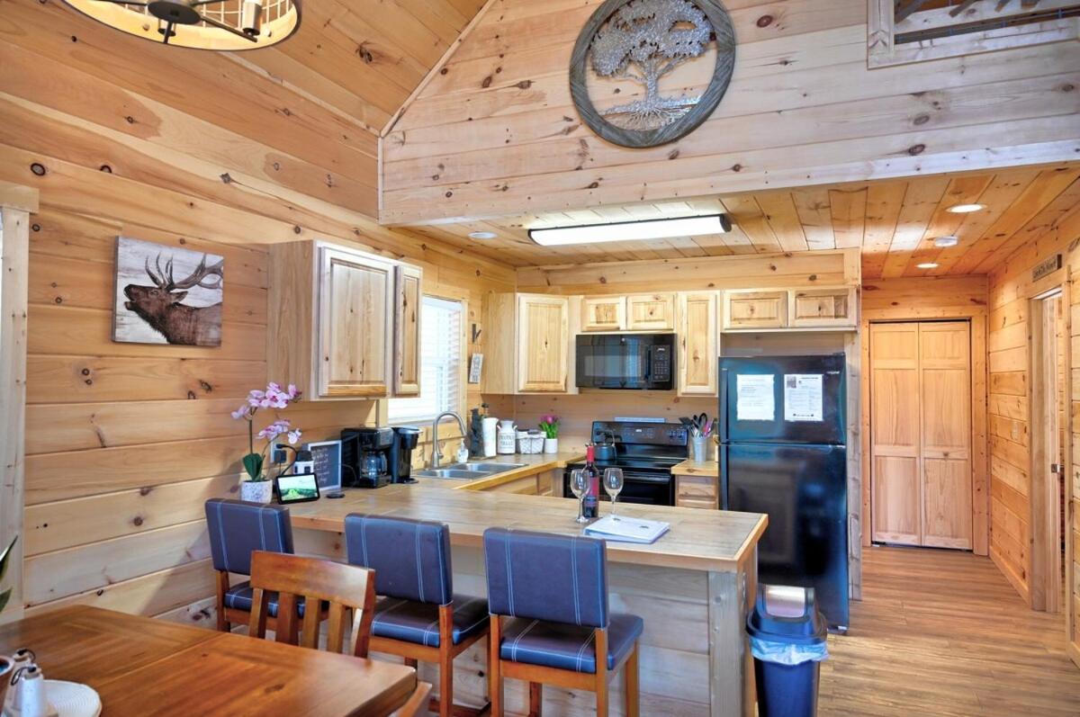 Twin Oaks Cabin บรายซันซิตี ภายนอก รูปภาพ