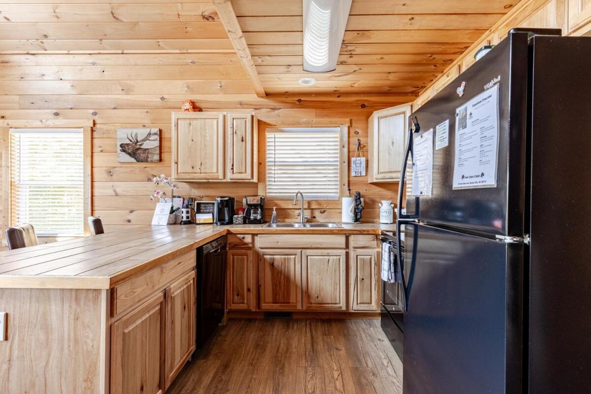 Twin Oaks Cabin บรายซันซิตี ภายนอก รูปภาพ