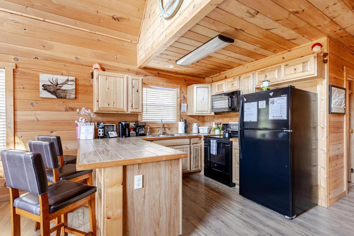 Twin Oaks Cabin บรายซันซิตี ภายนอก รูปภาพ
